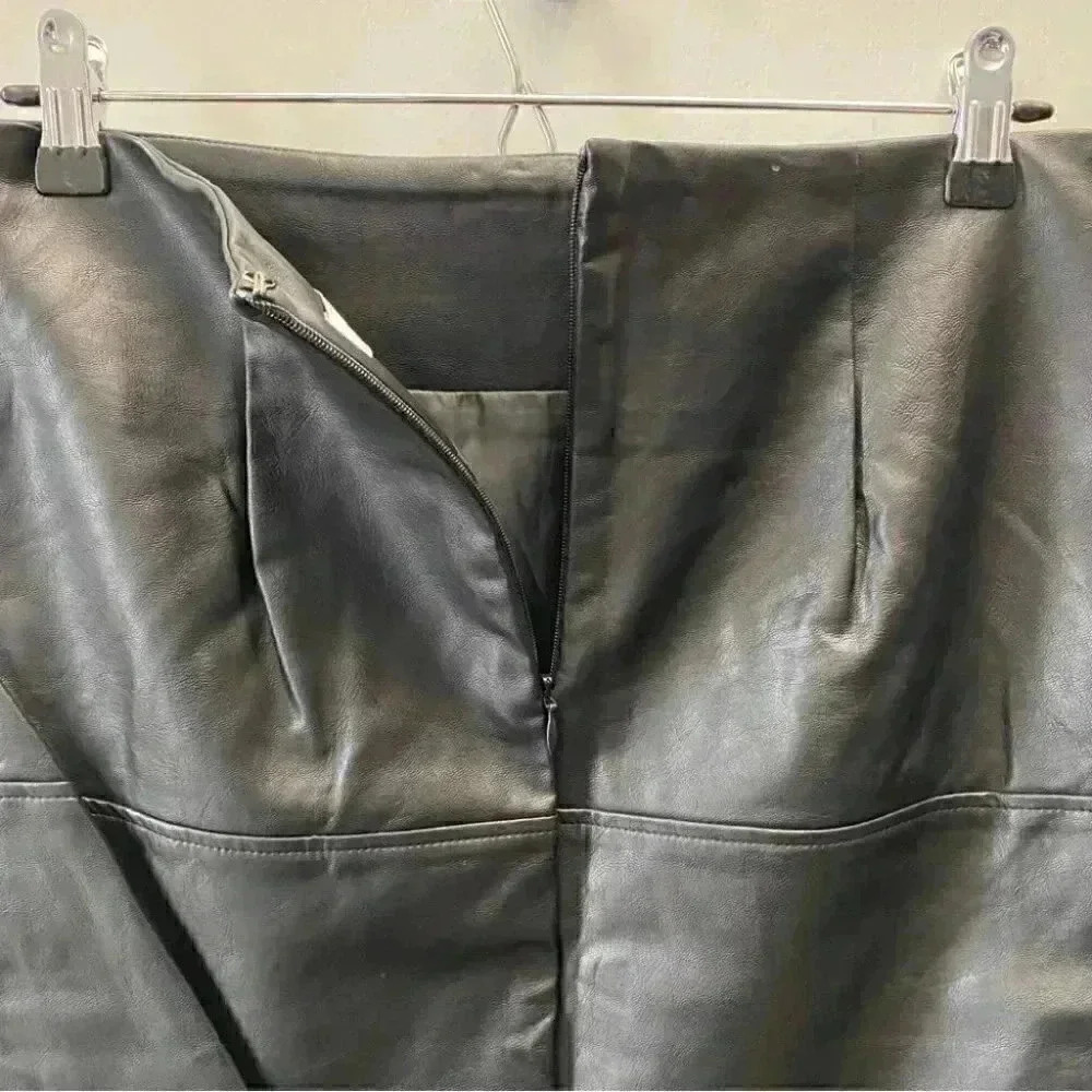 Reitman’s Black Faux Leather Pencil Skirt High Waisted Size 4 - Picture 11 of 16